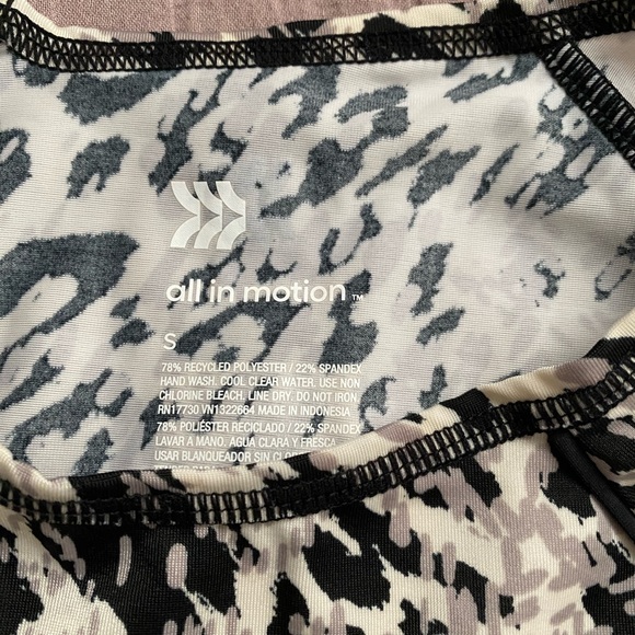 All in Motion Leopard Print Tye-Wrap Crop - Picture 2 of 2